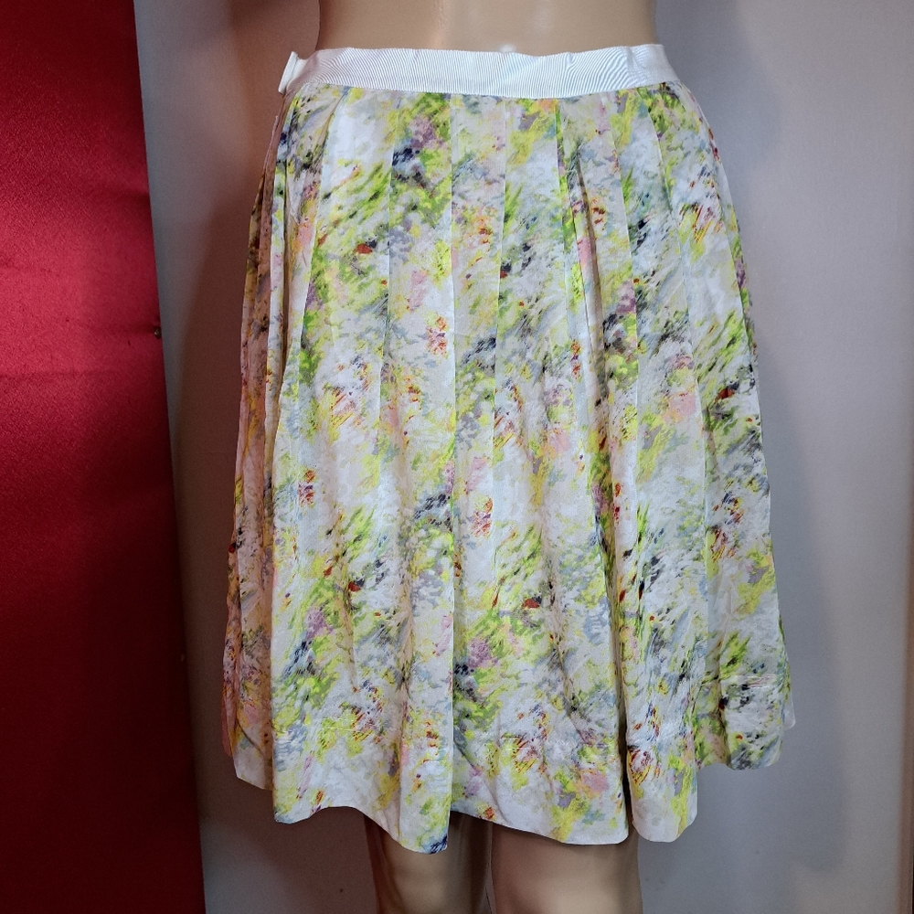 NWOT BEBE SKIRT